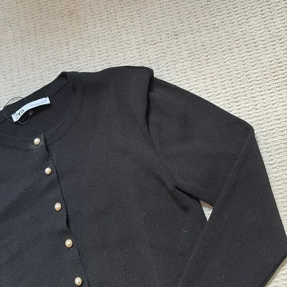 Zara Black Viscose Knit Cardigan with Padded Shoulders and Pearl Buttons - Picture 9 of 10